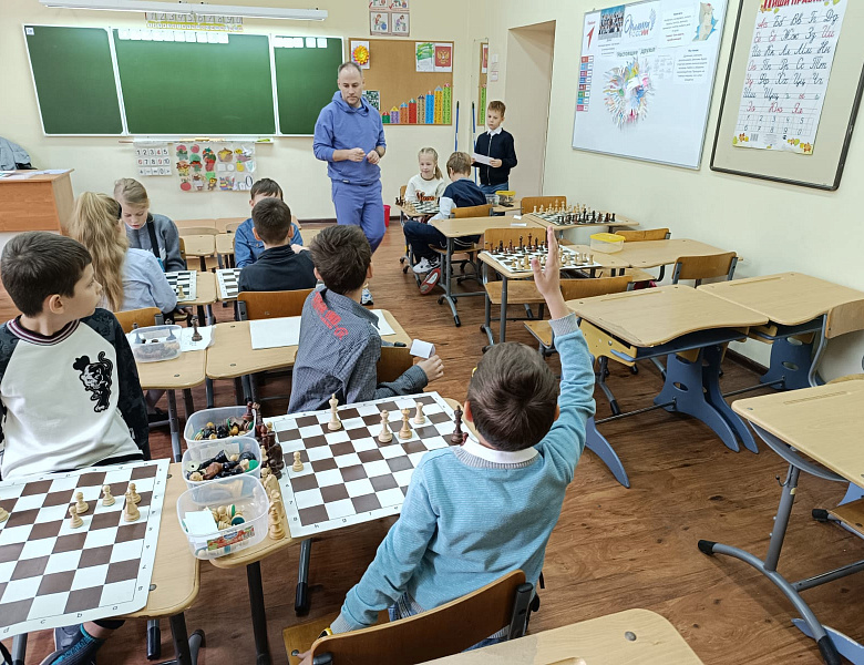 Даниил Никонов — чемпион начальной школы по шахматам!